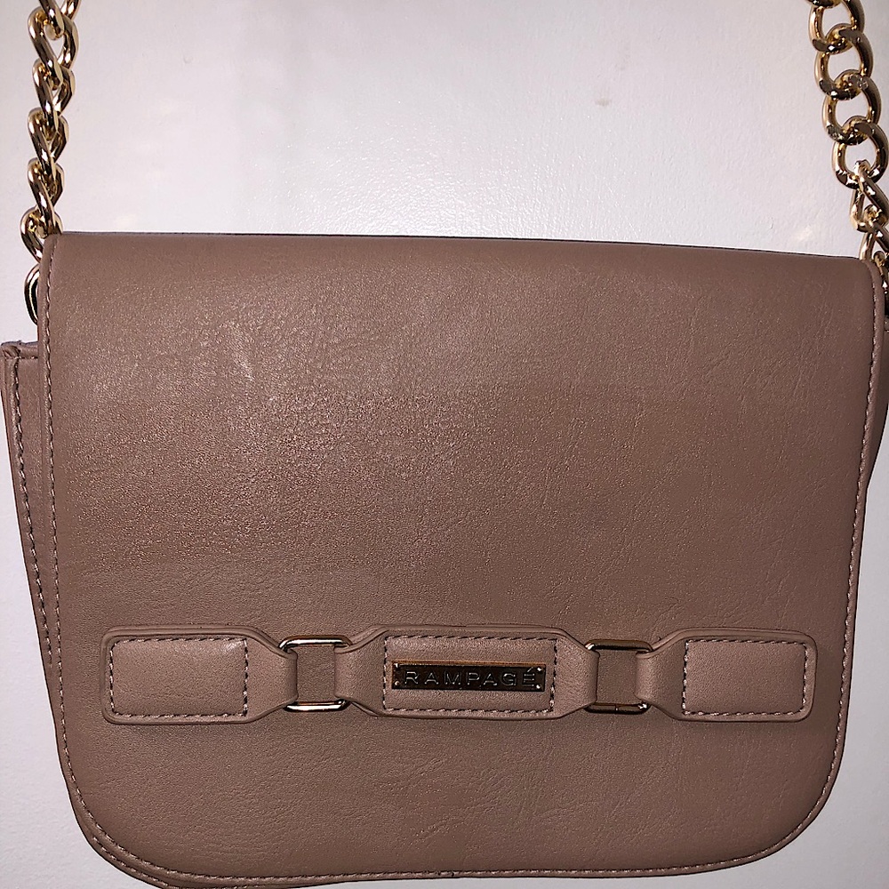 Small Mauve Rampage Purse with a gold strap, perfect for fall🍂🍃